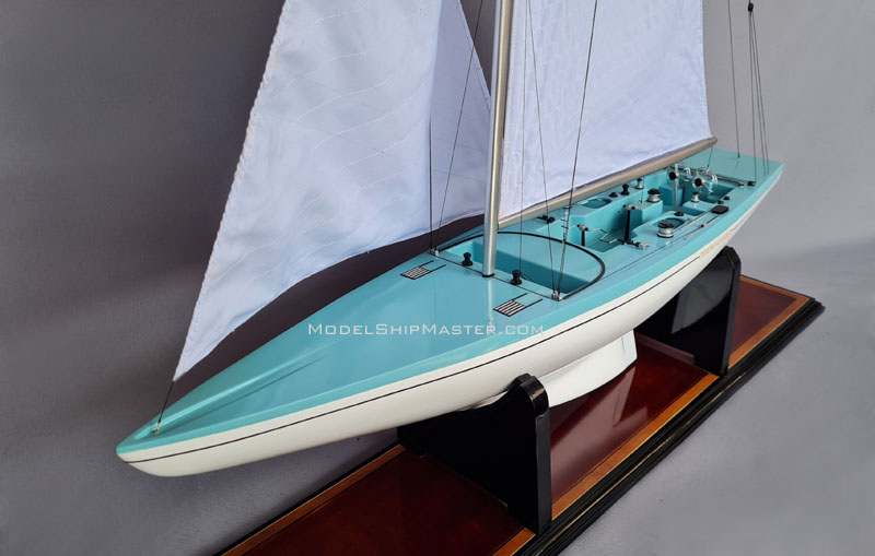 COURAGEOUS boat model